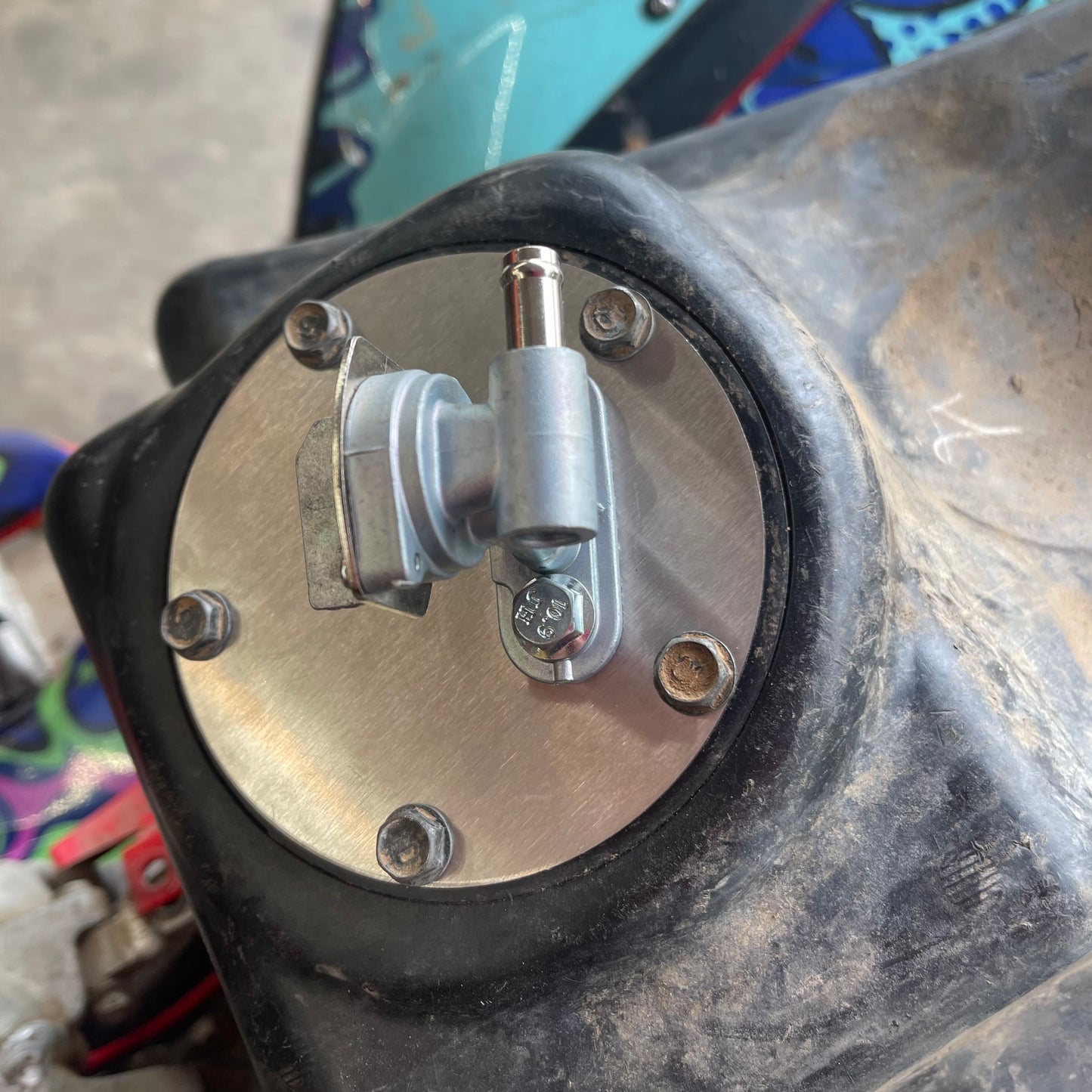 Kawasaki KFX450R Carb Conversion Petcock Fuel Tank Plate